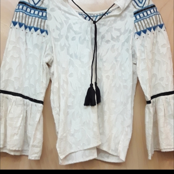 Cream Tribal Blue Texture Blak Embroidered Peasant Top S z S - Picture 12 of 13